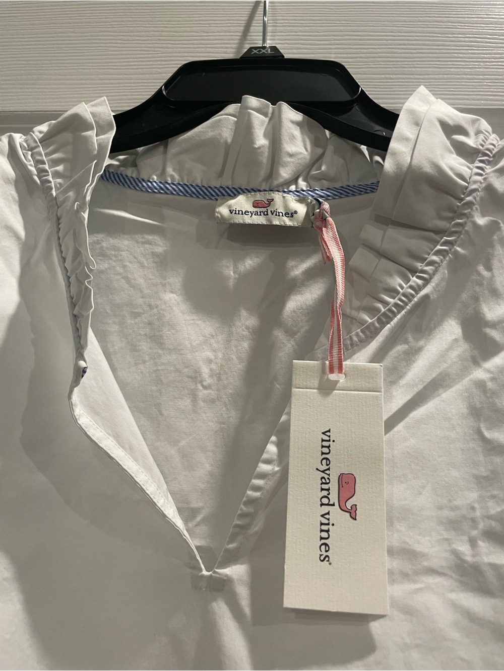 Vineyard Vines White Ruffle Neck
Popover Woven Top Size XL - Picture 2 of 5